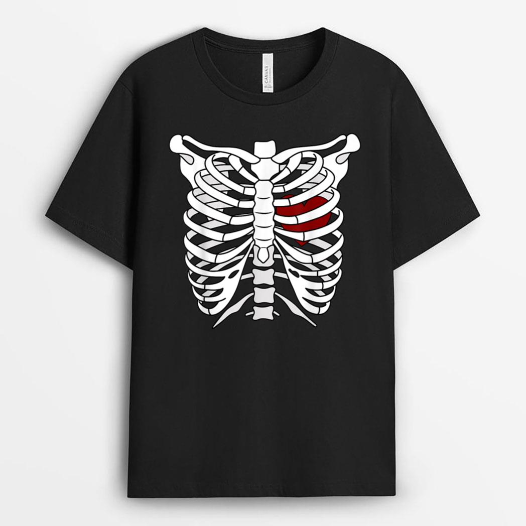 Funny Halloween Skeleton Heart Rib Cage X-Ray T-Shirt